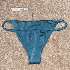 Gooseberry swim bottom